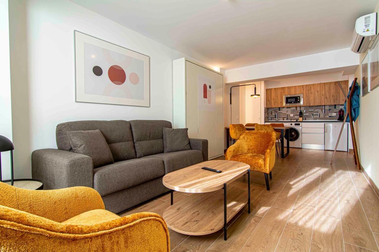 Apartamentos 1 Abril Málaga Eksteriør billede