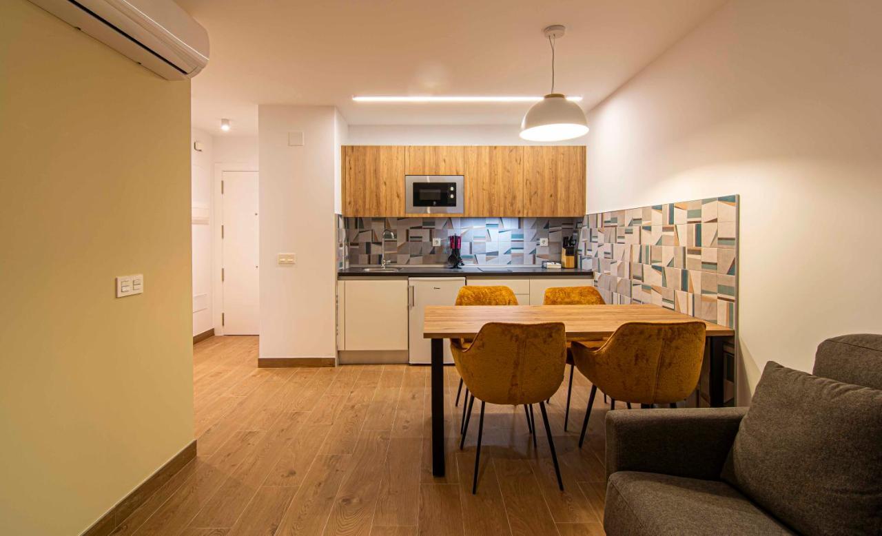 Apartamentos 1 Abril Málaga Eksteriør billede
