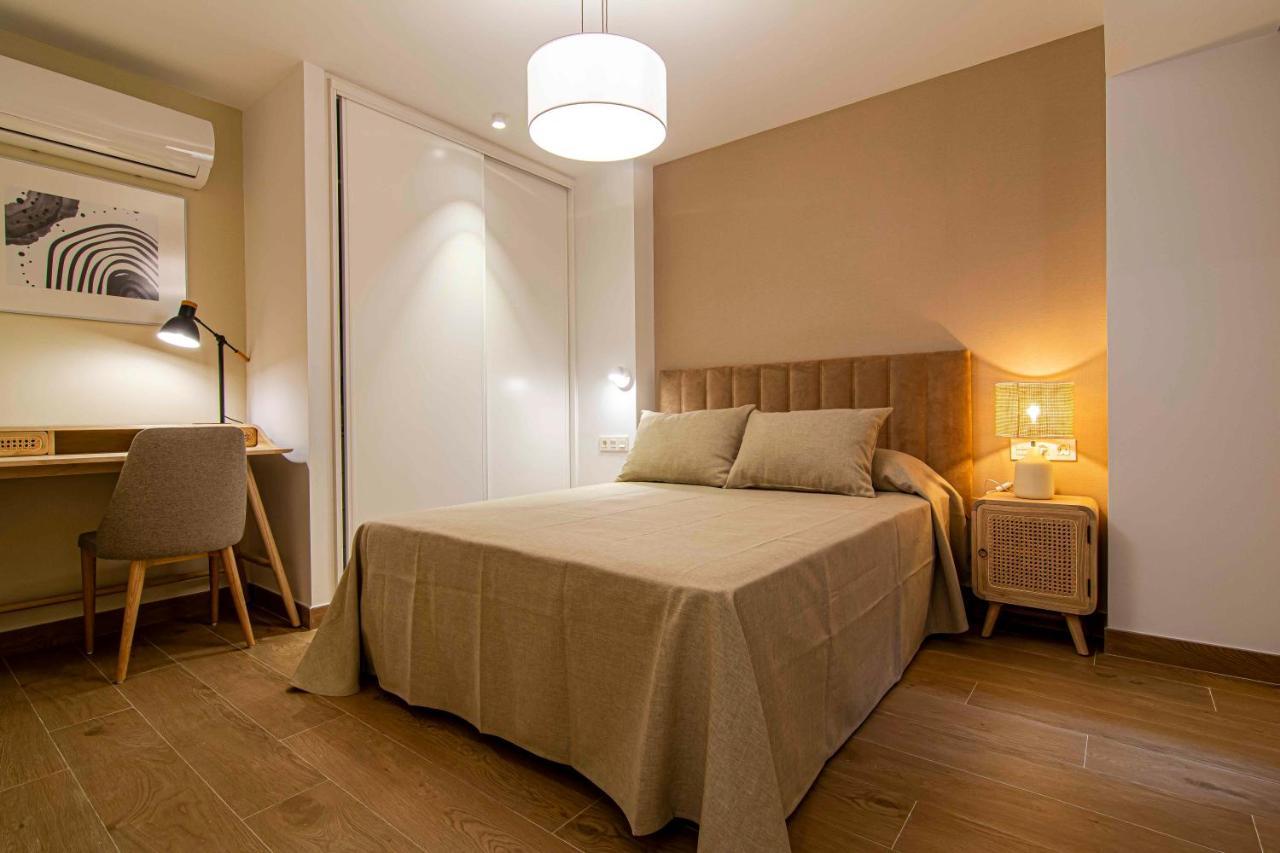 Apartamentos 1 Abril Málaga Eksteriør billede