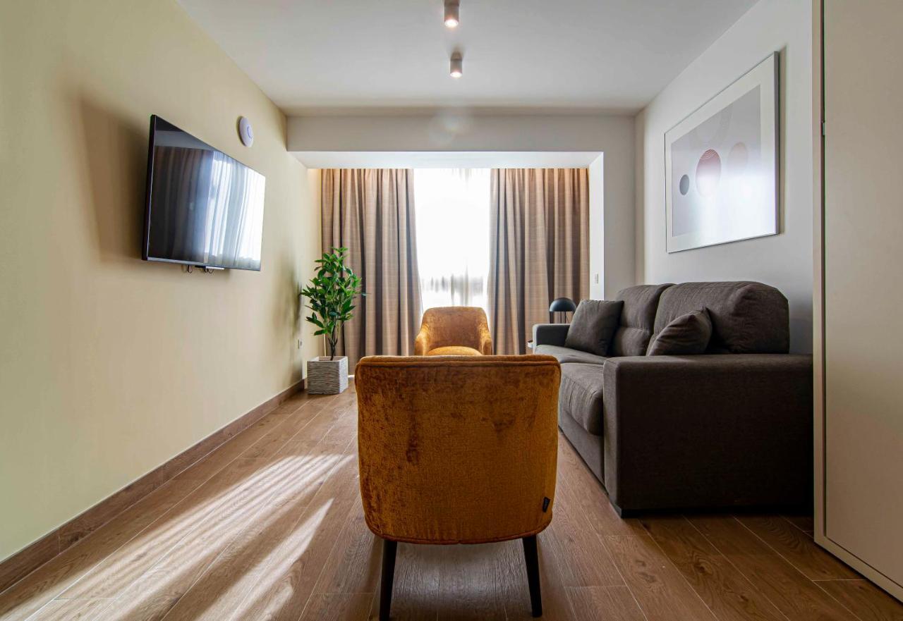 Apartamentos 1 Abril Málaga Eksteriør billede