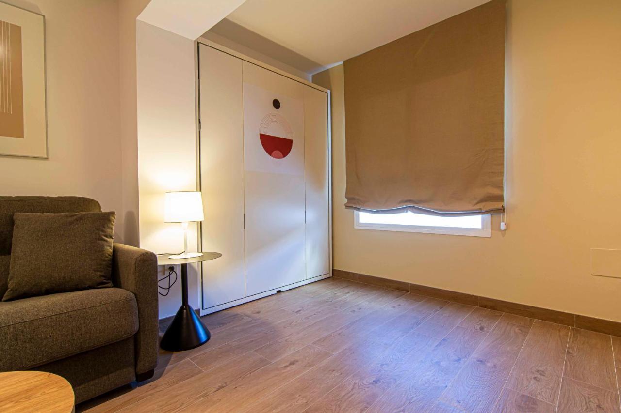 Apartamentos 1 Abril Málaga Eksteriør billede