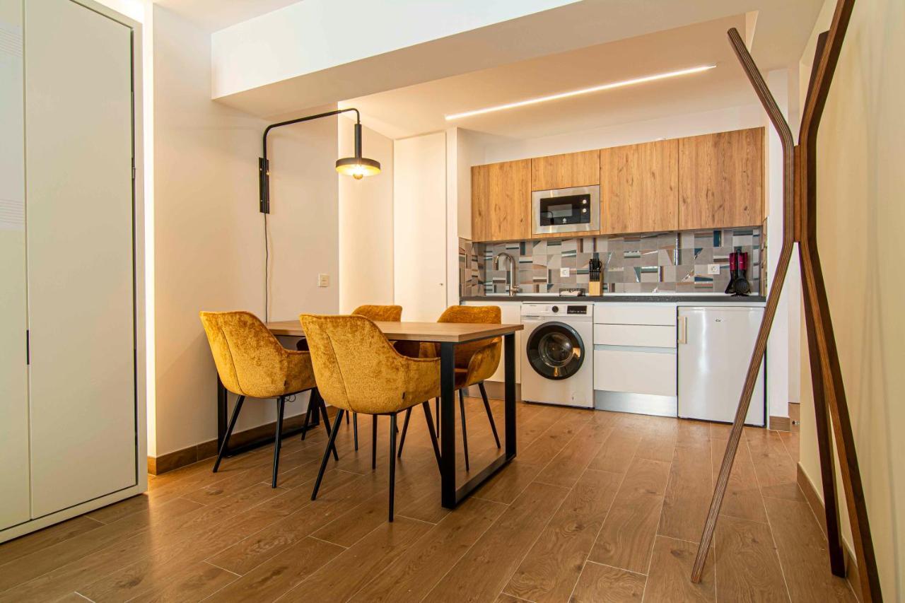 Apartamentos 1 Abril Málaga Eksteriør billede